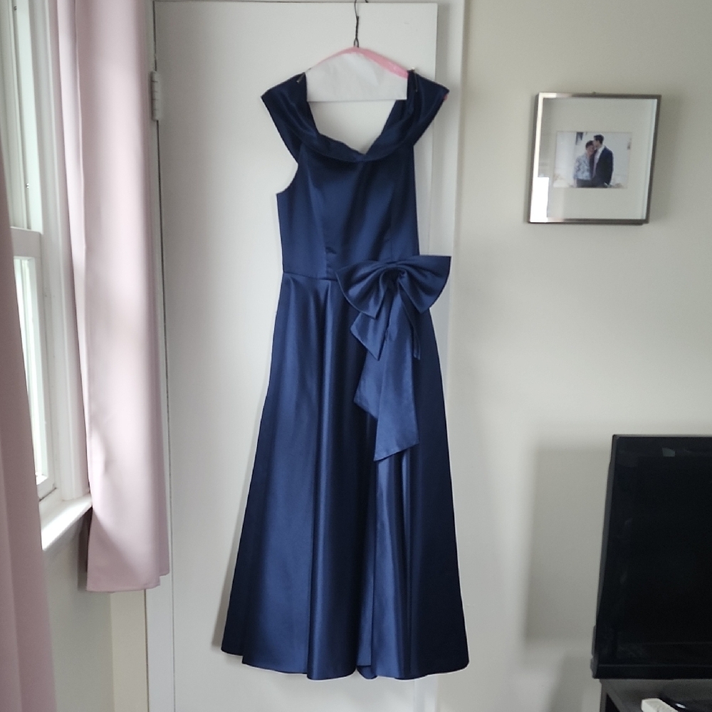 Elegant Navy Blue Sleeveless Dress